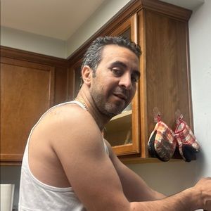 Meet your Posher, Hossam